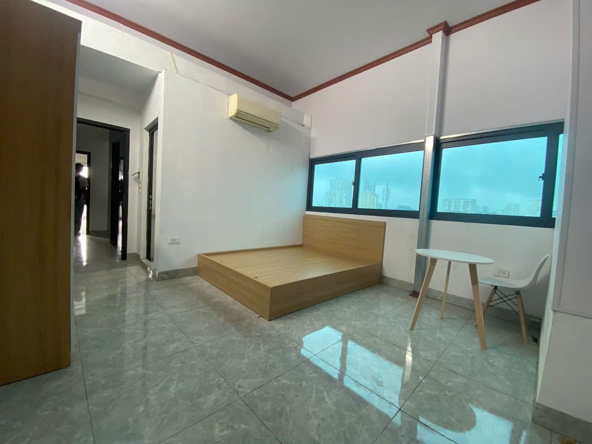 PHÒNG ĐƠN CÓ CỬA SỔ LỚN