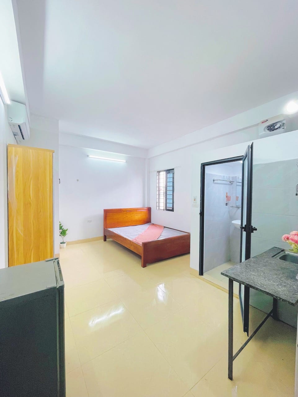 PHÒNG STUDIO CỔ NHUẾ