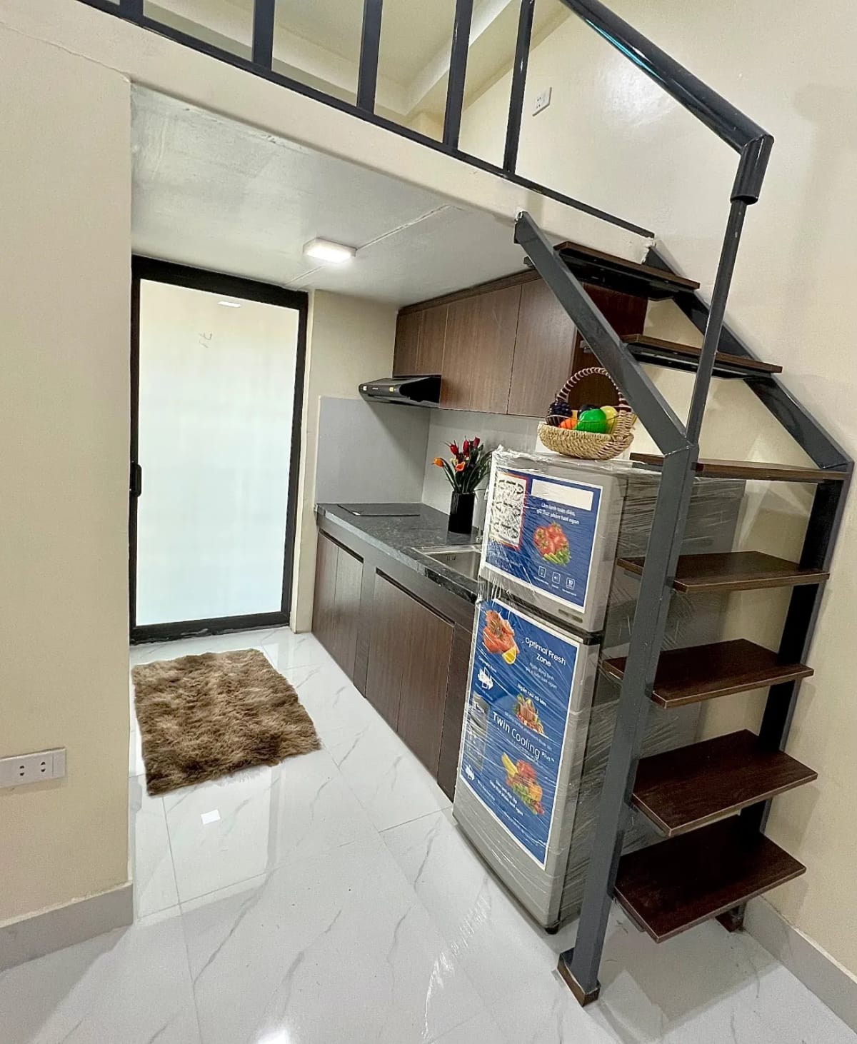 Phòng gác xép ngõ 87/46/46 Yên Xá - cuối đường Nguyễn Khuyến