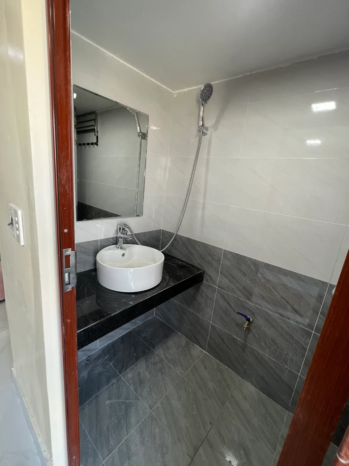 Phòng gác xép ngõ 87/46/46 Yên Xá - cuối đường Nguyễn Khuyến