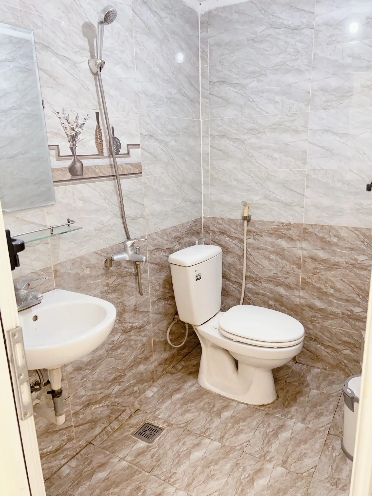 PHÒNG STUDIO MAI DỊCH