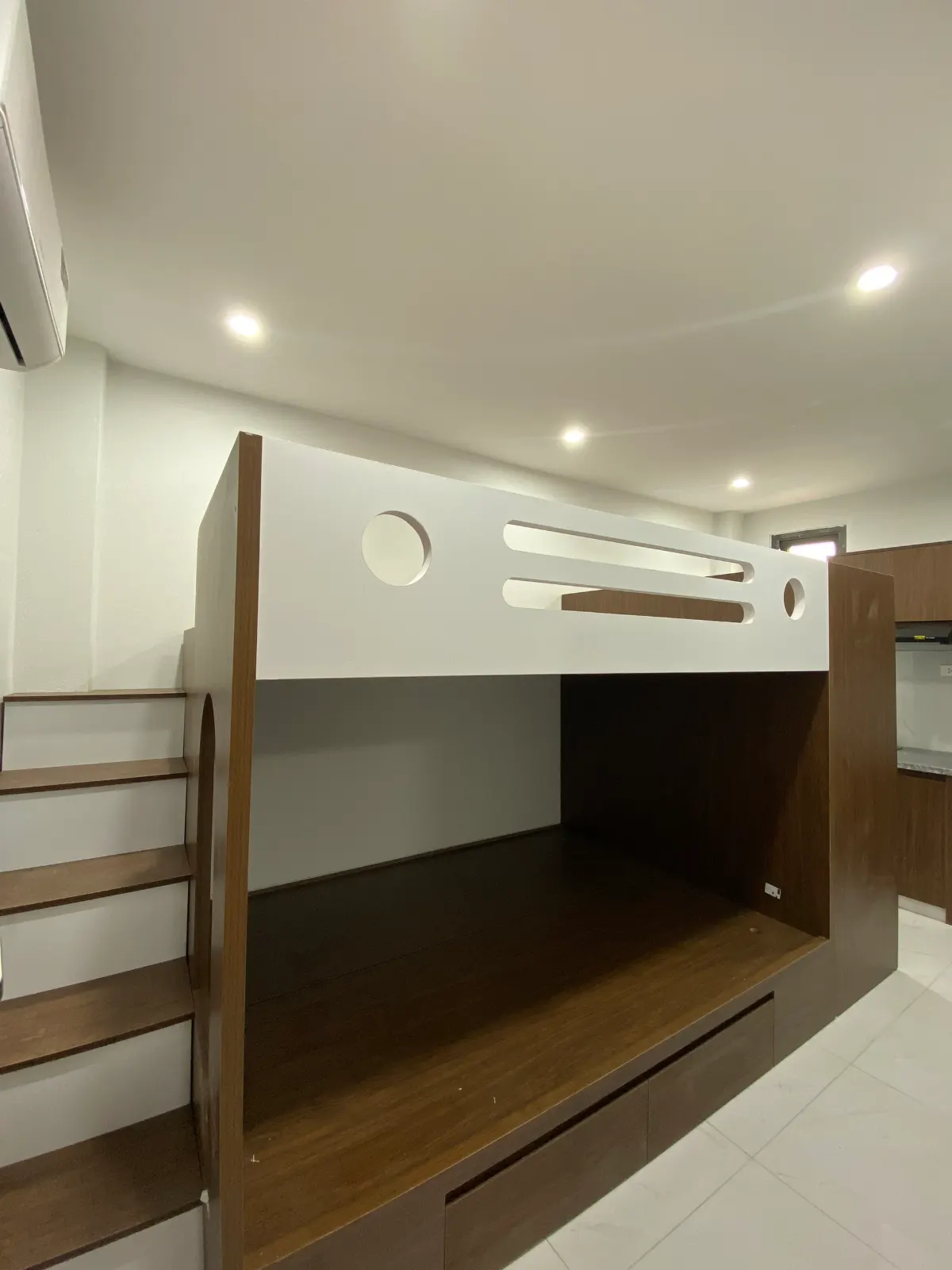 Phòng gác xép tại ngõ 21 Yên Xá
