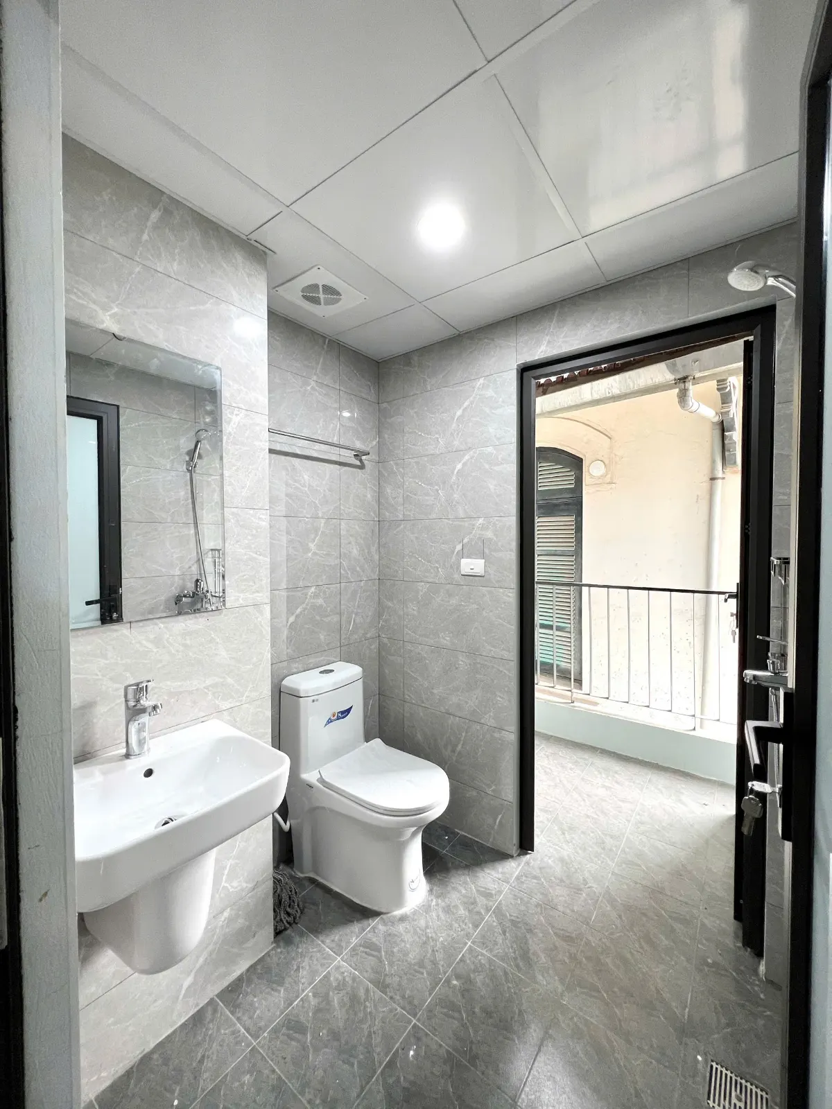 STUDIO FULL ĐỒ Ở NGÕ 401 XUÂN ĐỈNH