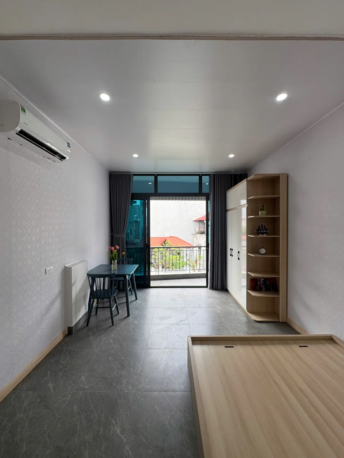 STUDIO BAN CÔNG Ở 234 XUÂN ĐỈNH