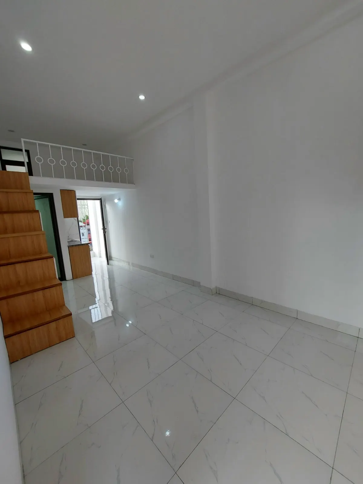CĂN GÁC XÉP Ở 18 NGÕ THANH BÌNH