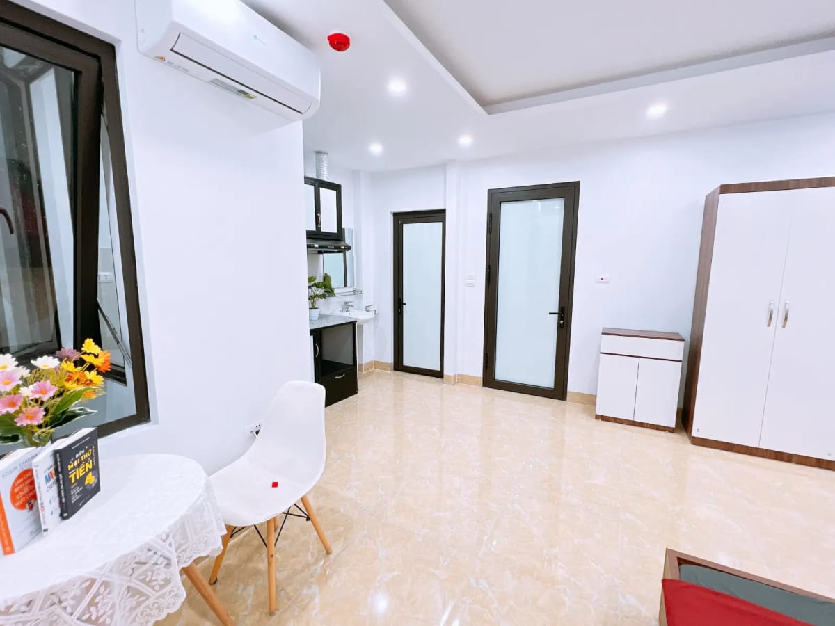 PHÒNG STUDIO LẠC LONG QUÂN, TÂY HỒ