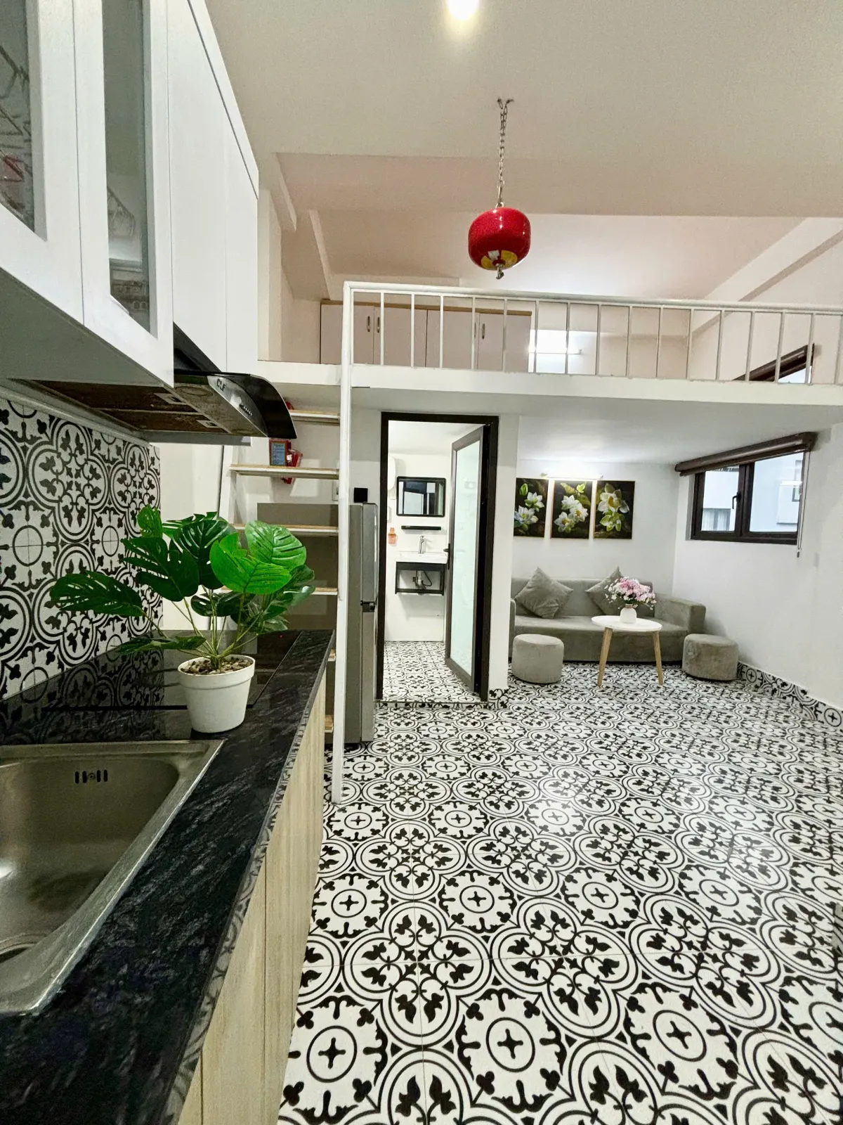 Studio gác xép ngõ 139 Nguyễn Ngọc Vũ