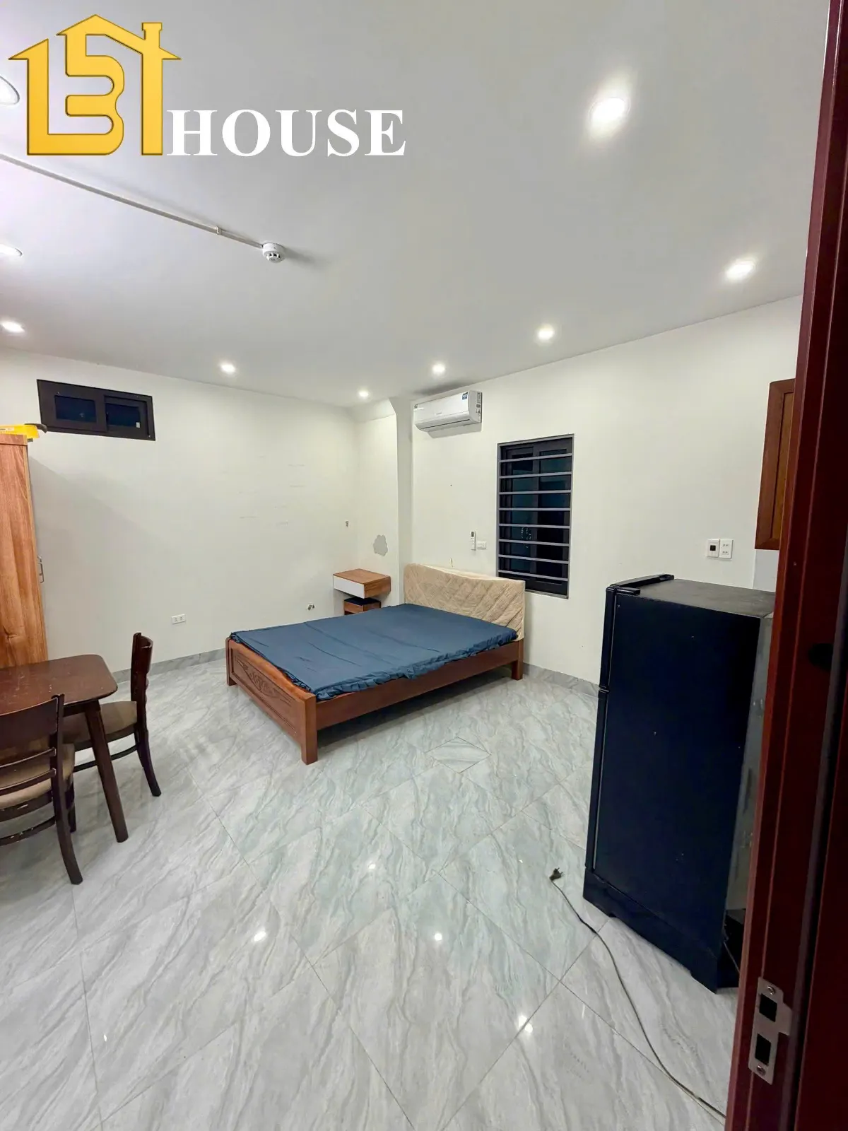 STUDIO FULL NT Ở NGÕ 255 CẦU GIẤY