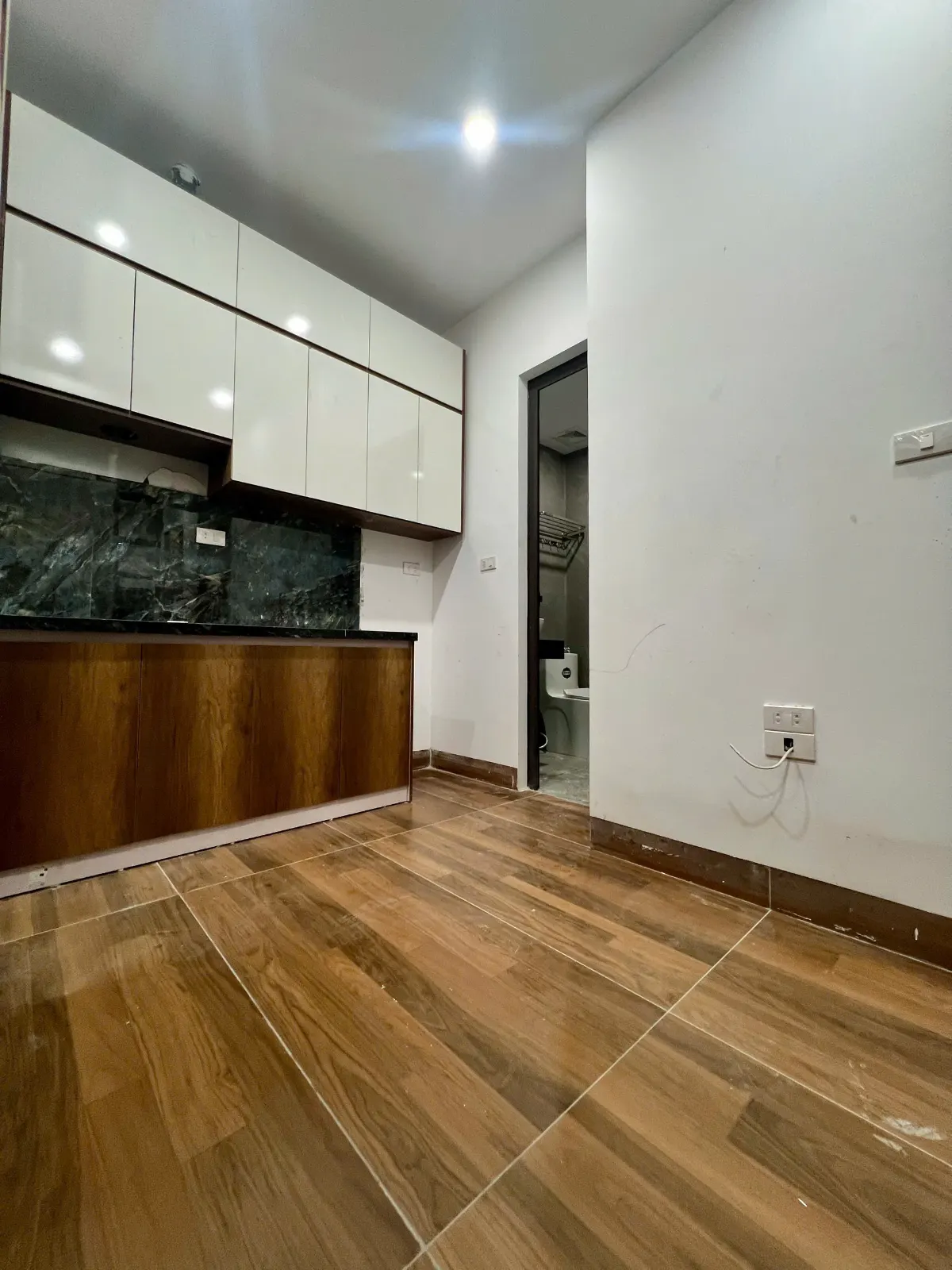 Studio full đồ ban công rộng ngõ 139 Nguyễn Ngọc Vũ